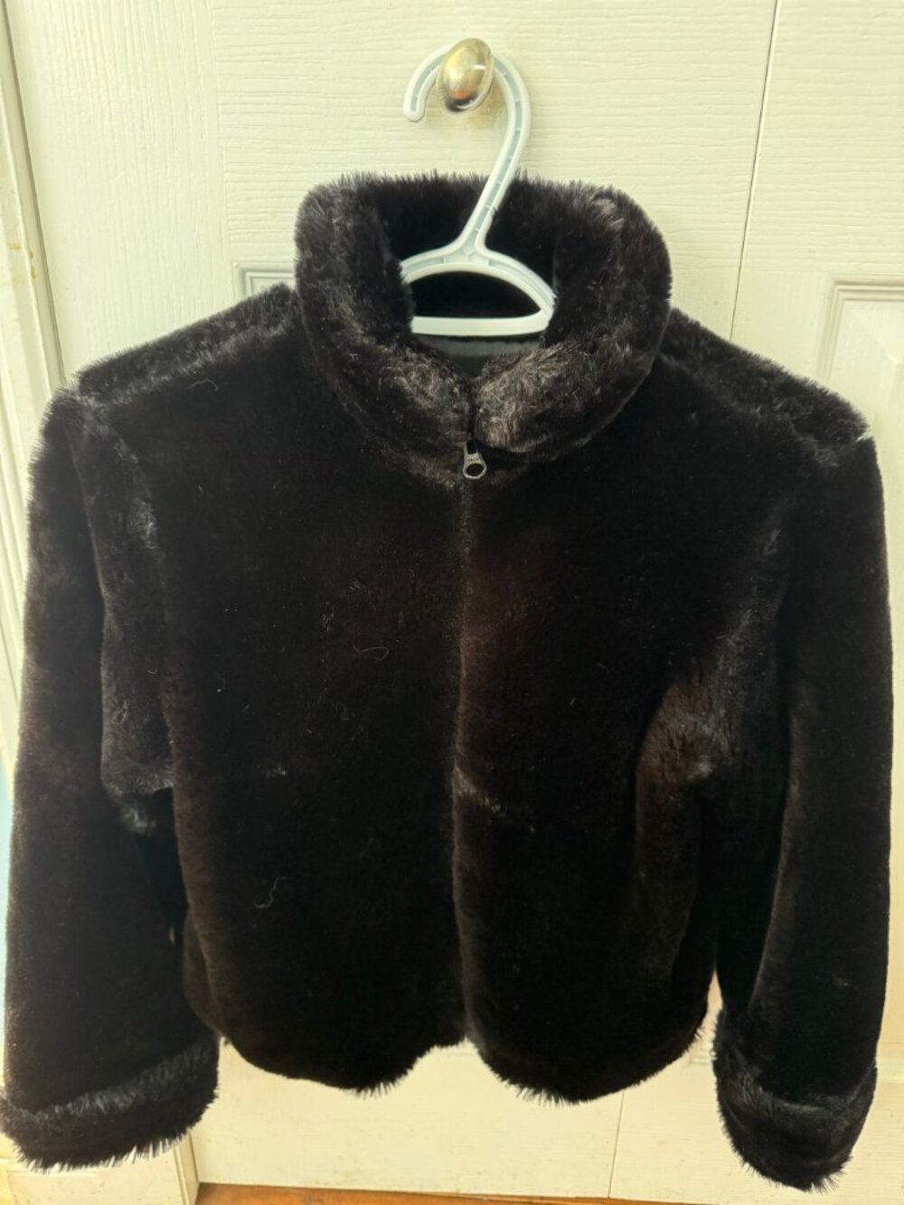 GAP Black Faux Fur Cropped Jacket Size M 7/8